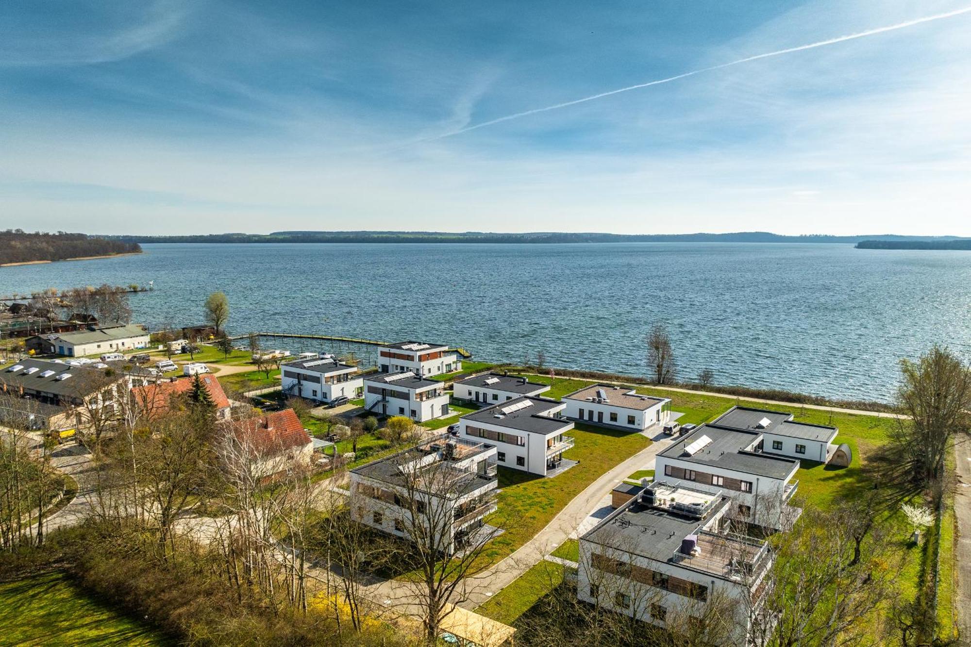 Hangar 19 Luxusbungalow Am See H8 Schwerin  Ngoại thất bức ảnh